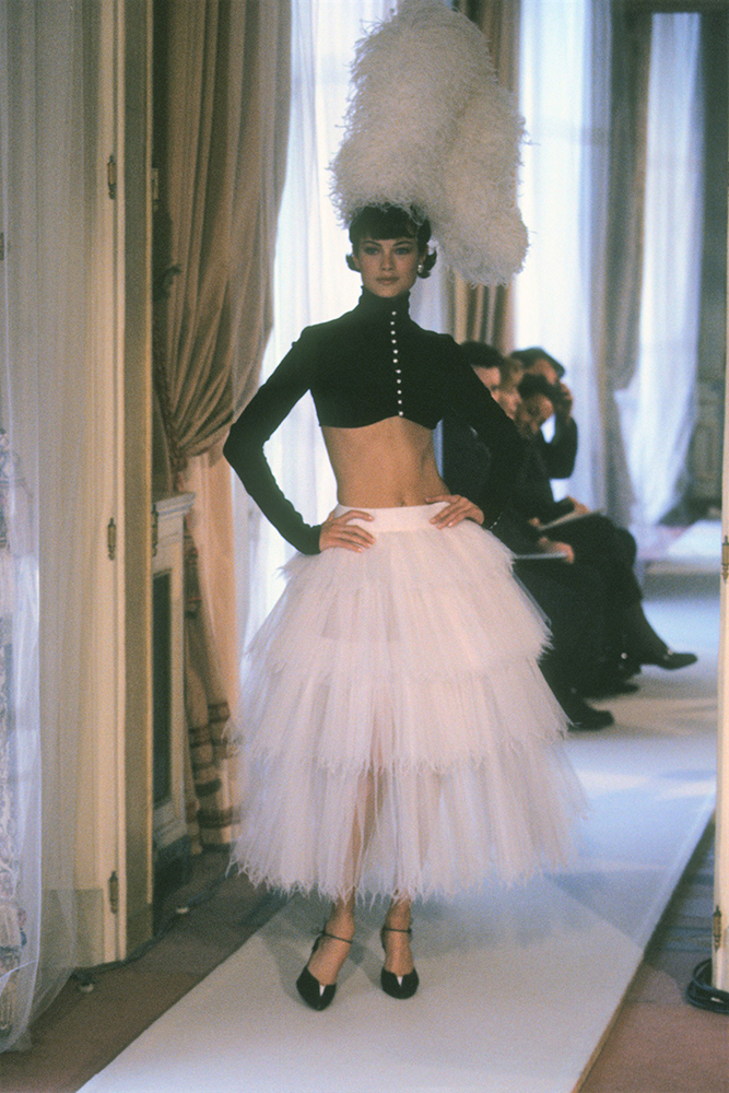 10 Major Chanel Runway Moments from the 90s – CR Fashion Book