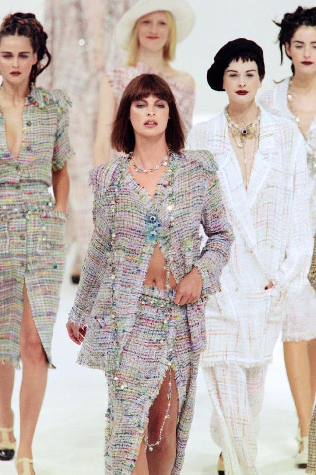 An Ode To '90s Chanel - Bleu