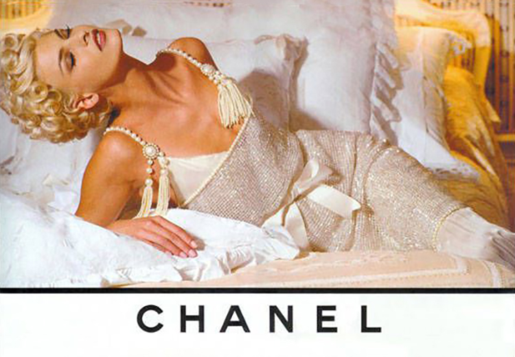 An Ode To '90s Chanel - Bleu